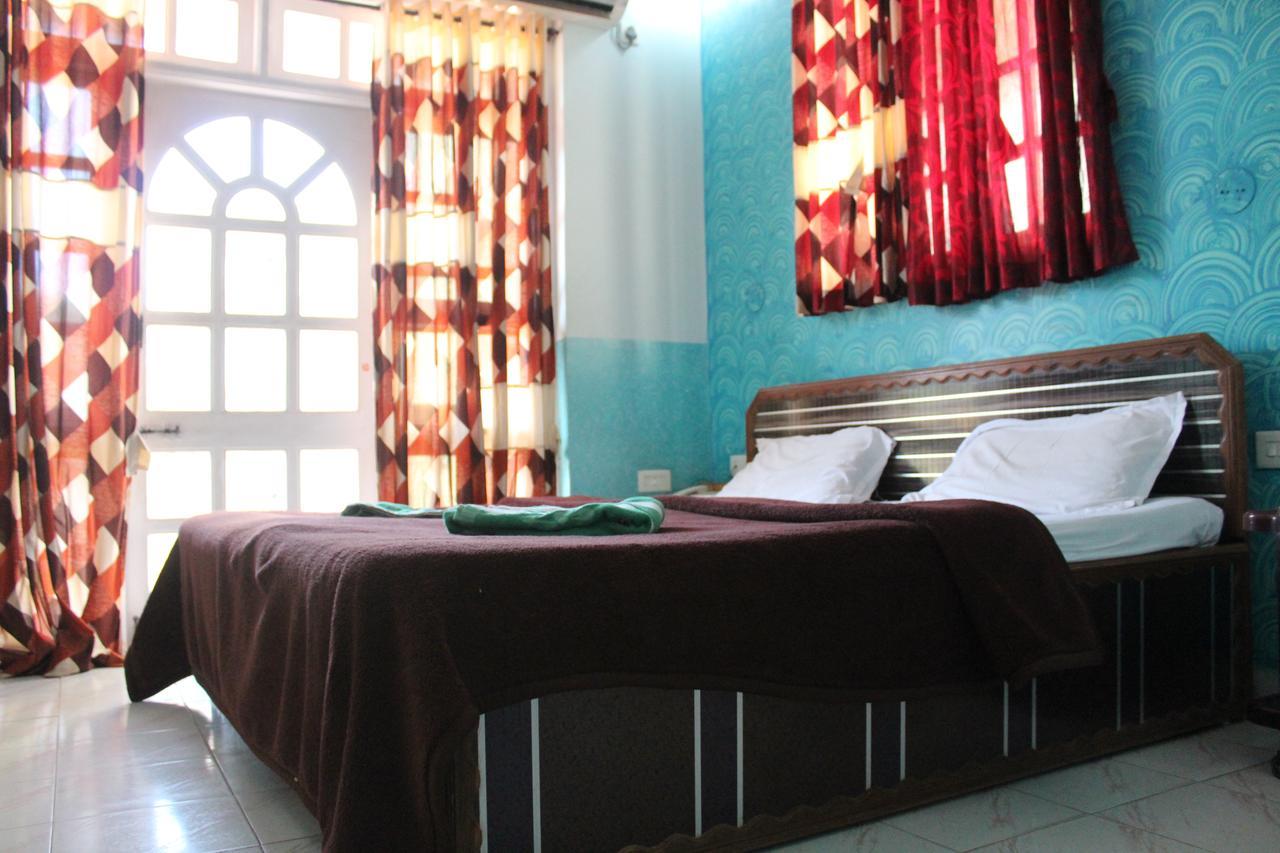 Hotel Natasha Panaji Zewnętrze zdjęcie