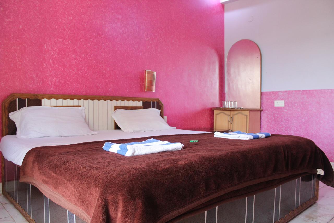 Hotel Natasha Panaji Zewnętrze zdjęcie
