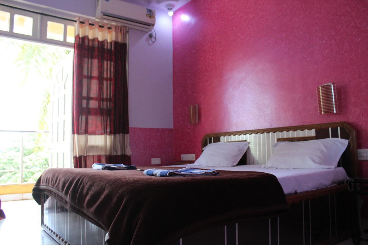 Hotel Natasha Panaji Zewnętrze zdjęcie