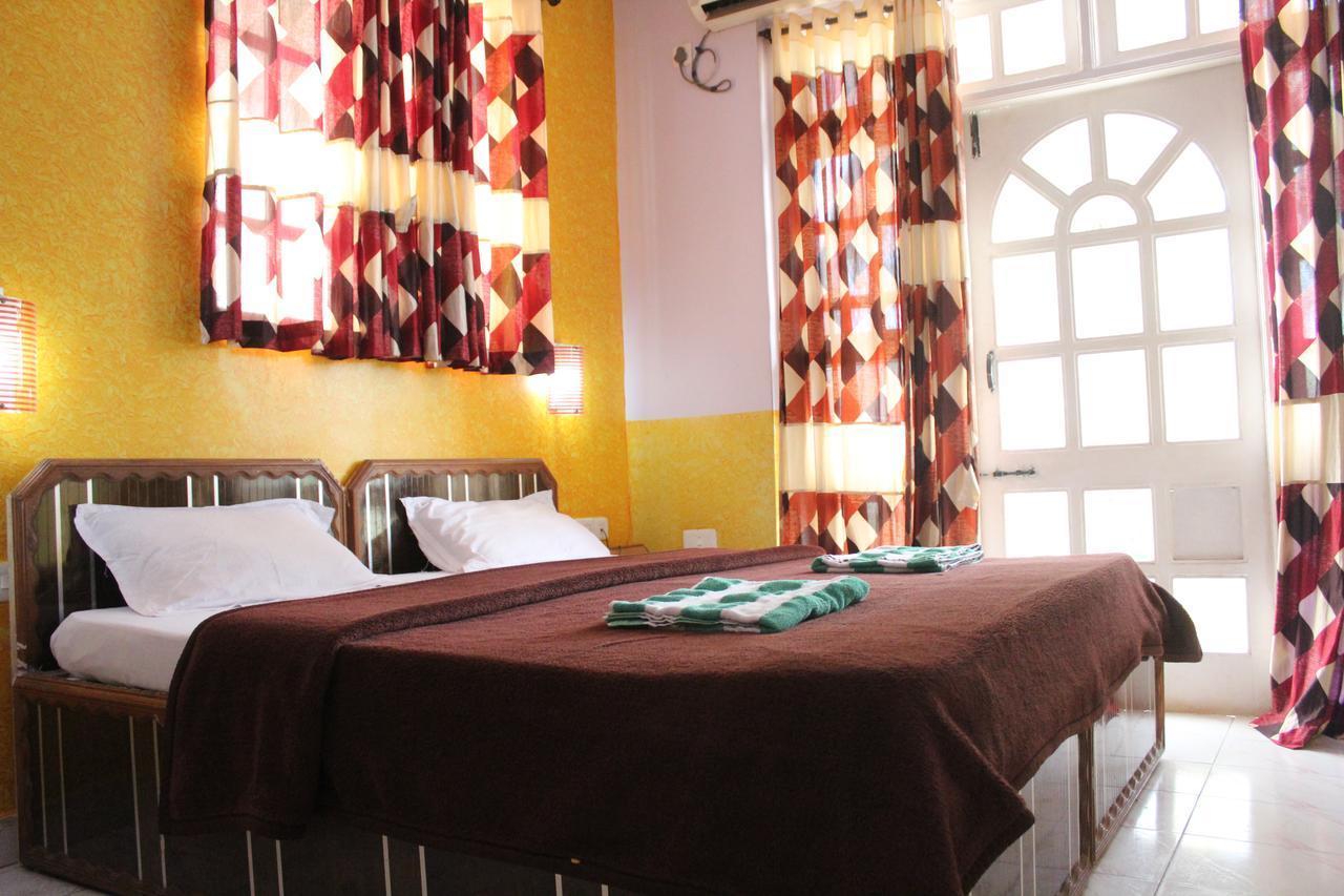 Hotel Natasha Panaji Zewnętrze zdjęcie